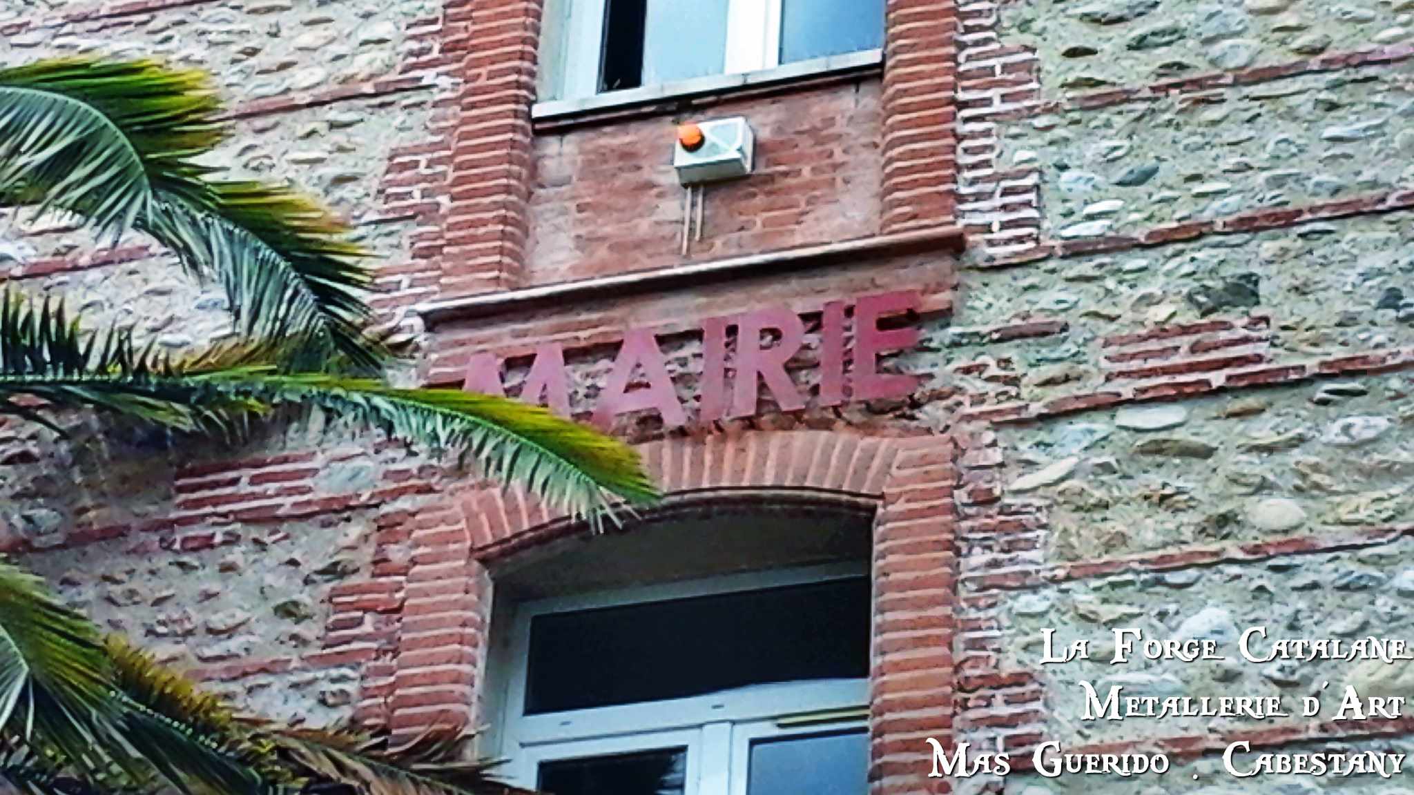 lettrages enseigne decoupe laser mairie montescot forge catalane.jpg